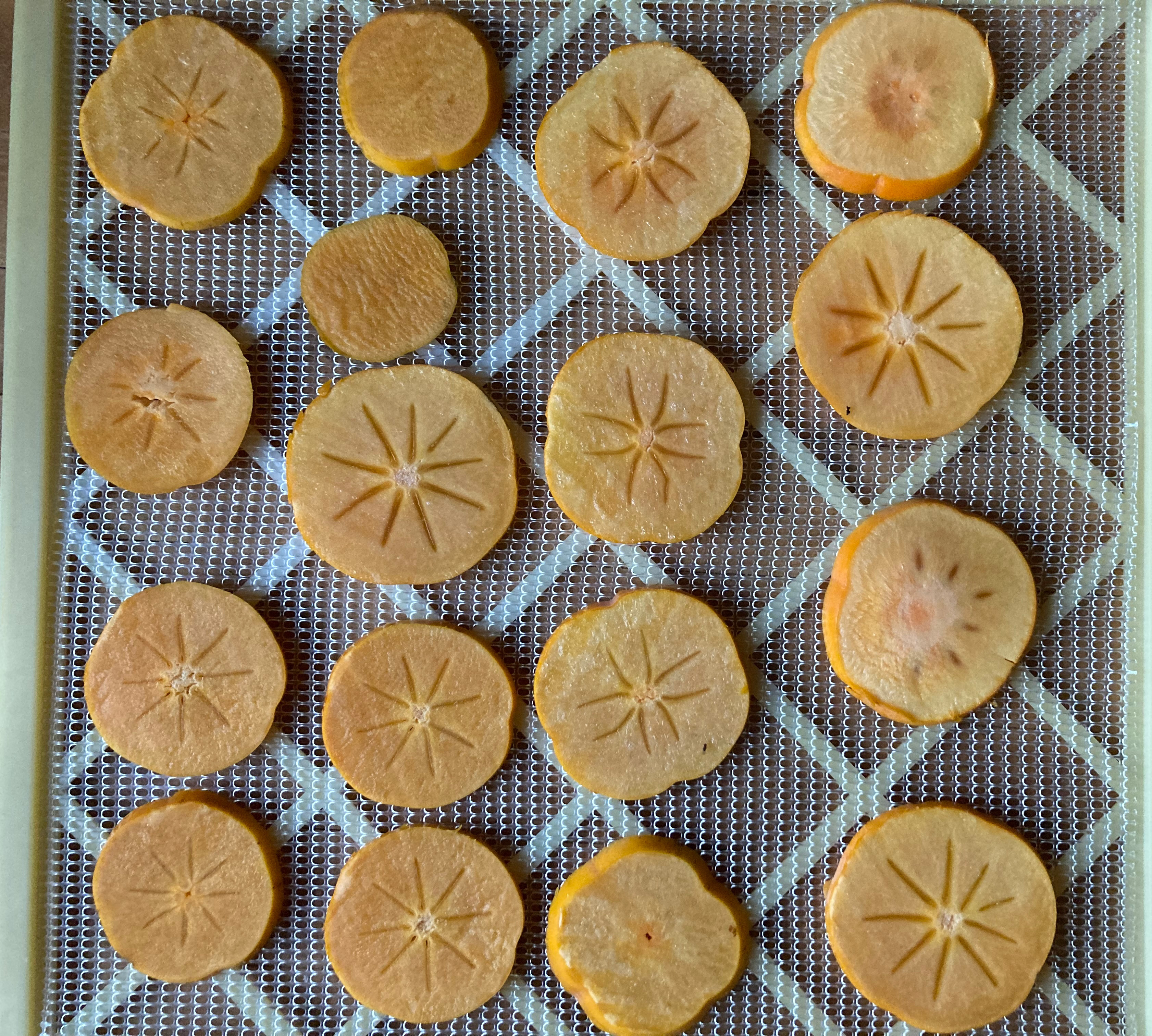 kaki slices